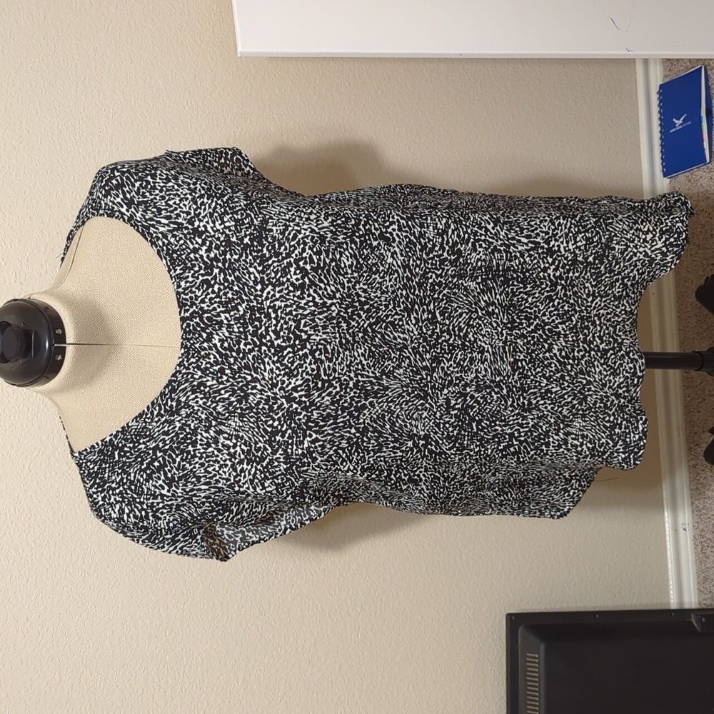 Torrid high low shirt size 0